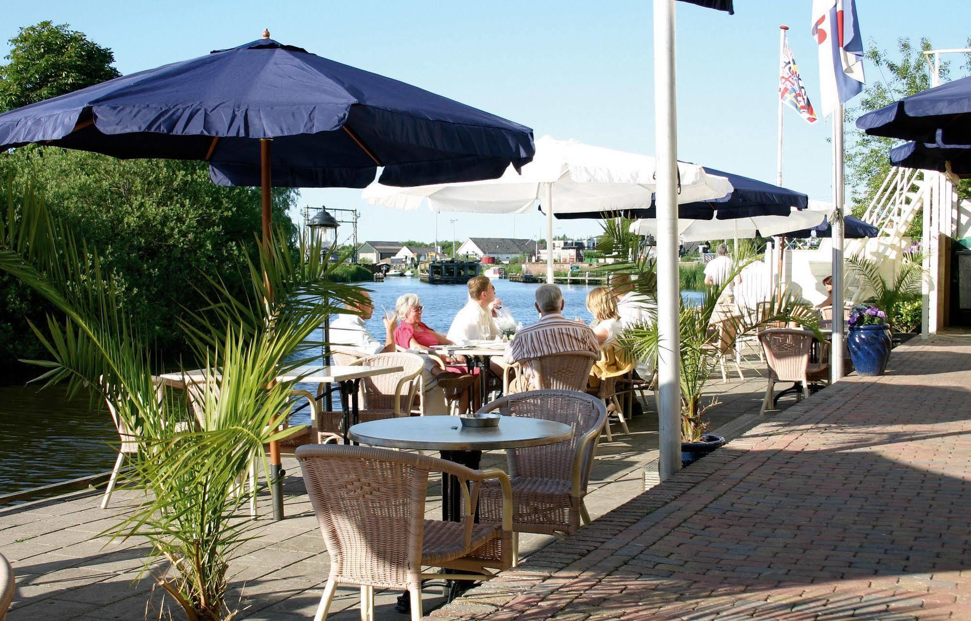 Hotel Restaurant Goerres Akkrum Εξωτερικό φωτογραφία